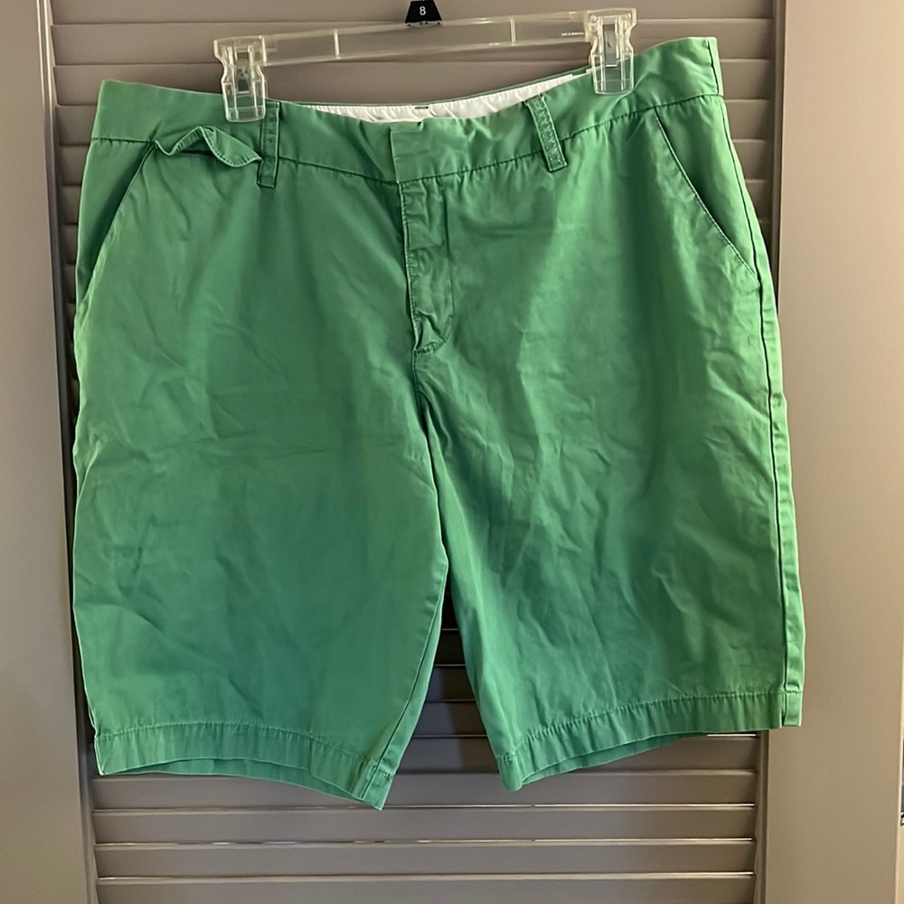 Womens Green Merona above Knee Shorts size 14 khaki chino style- 005